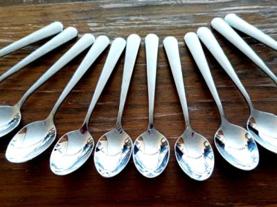 12 kleine Löffel Hochglanz 18/10
