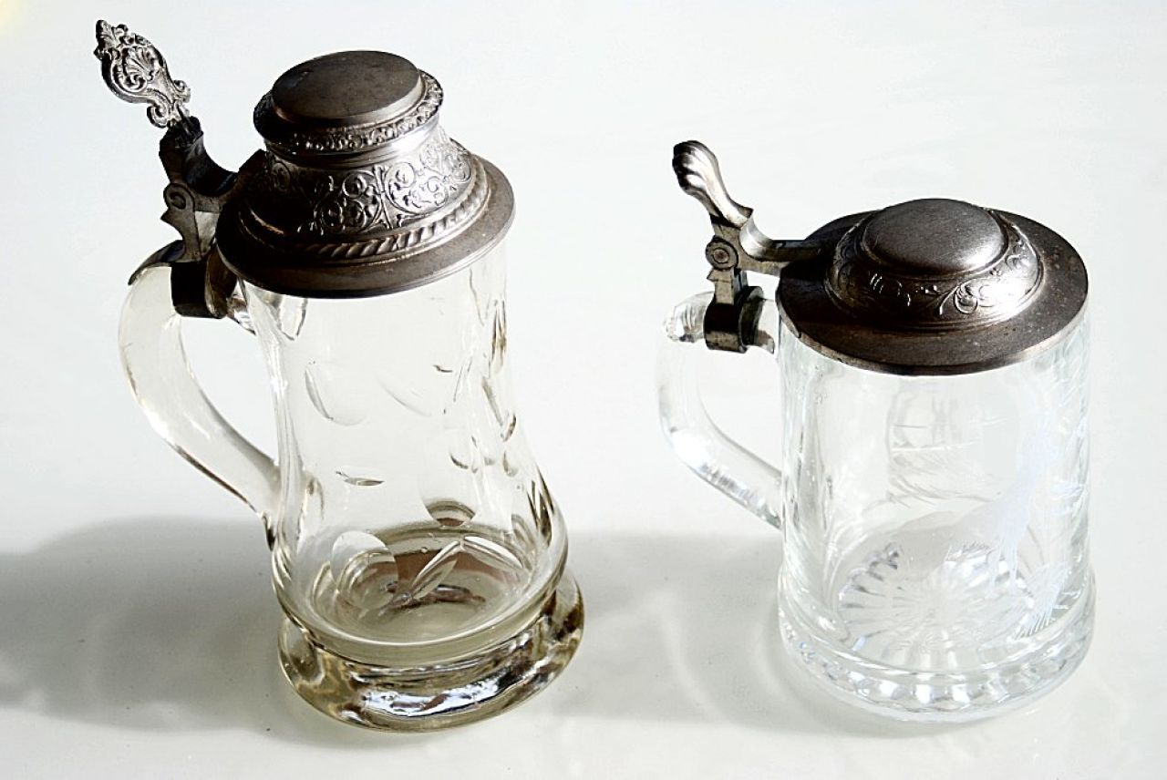 2 beer mugs, glass, tin lid decorated