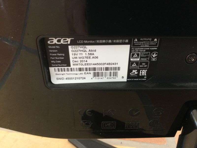 2 Bildschirme 22“ von Acer