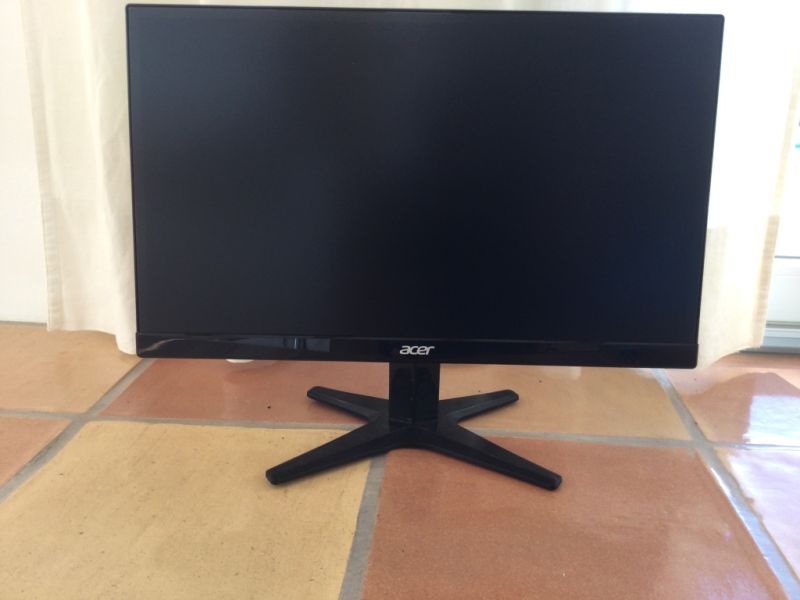 2 Bildschirme 22“ von Acer