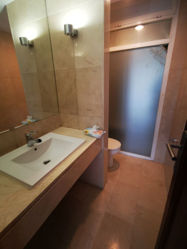 2 Etagen Geschäft-Lokal in erster Linie vom Paseo Maritimo