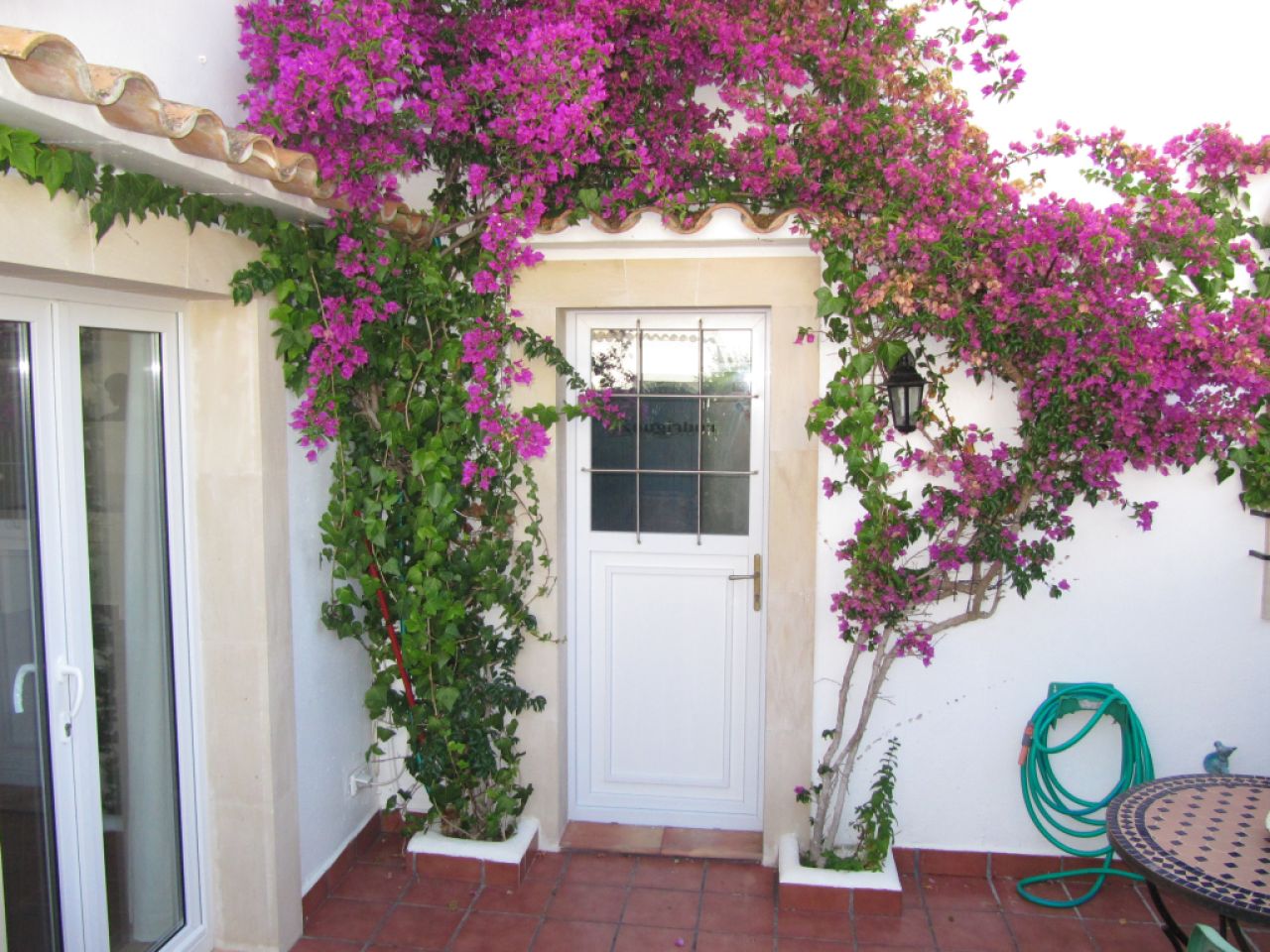 Chalet de 2 plantas con piscinas comunitarias, Ac en Marina Dor - Cala Dor-- CH 116