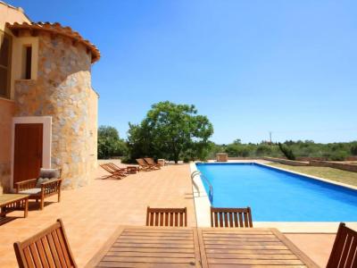 2-level finca with 2 separate apartments, pool and heating near Campos--- F 213