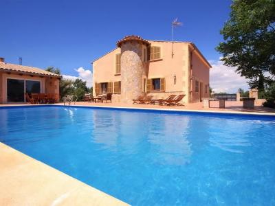 2-level finca with 2 separate apartments, pool and heating near Campos--- F 213