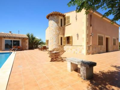 2-level finca with 2 separate apartments, pool and heating near Campos--- F 213