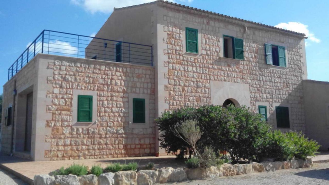 2 Etagenfinca mit Pool und eigenem Brunnen bei Santanyi --- F 27 VK