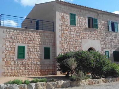 2 Etagenfinca mit Pool und eigenem Brunnen bei Santanyi --- F 27 VK