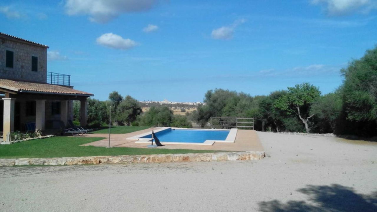 2 Etagenfinca mit Pool und eigenem Brunnen bei Santanyi --- F 27 VK