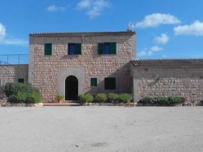 2 Etagenfinca mit Pool und eigenem Brunnen bei Santanyi --- F 27 VK