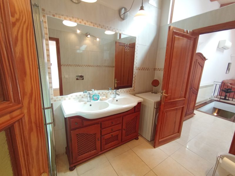 2 Etagenfinca mit sep Apartment, Pool und Ölzentralheizung bei Porreres --- F 164