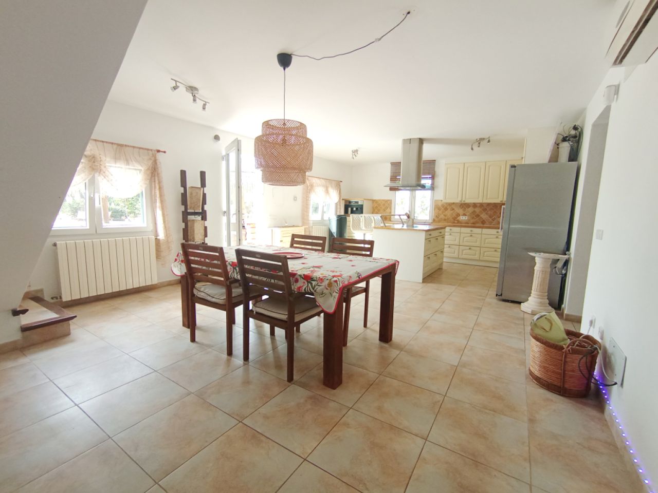 2 Etagenfinca mit sep Apartment, Pool und Ölzentralheizung bei Porreres --- F 164
