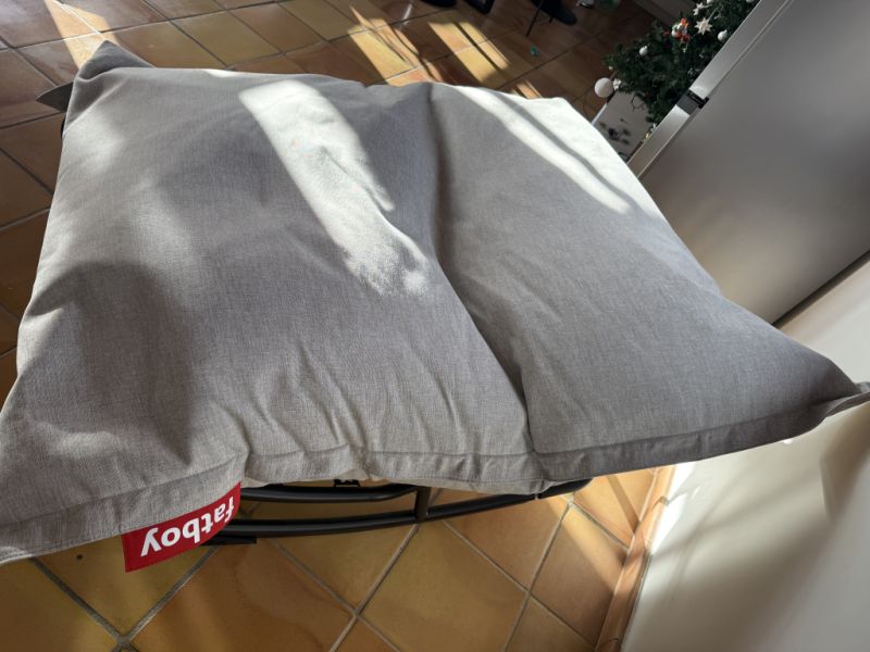 2 Fatboy rocking chairs with grey cushions – like new – pickup in Mallorca