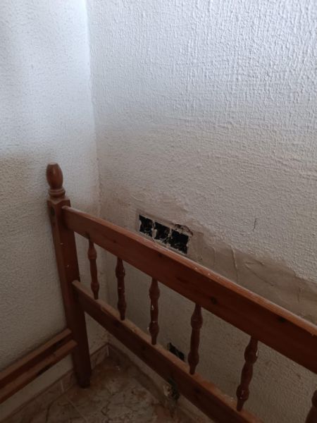 2 massiv Holz Betten 90190 zu verschenken