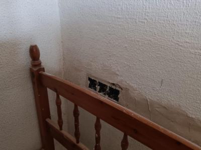 2 massiv Holz Betten 90190 zu verschenken