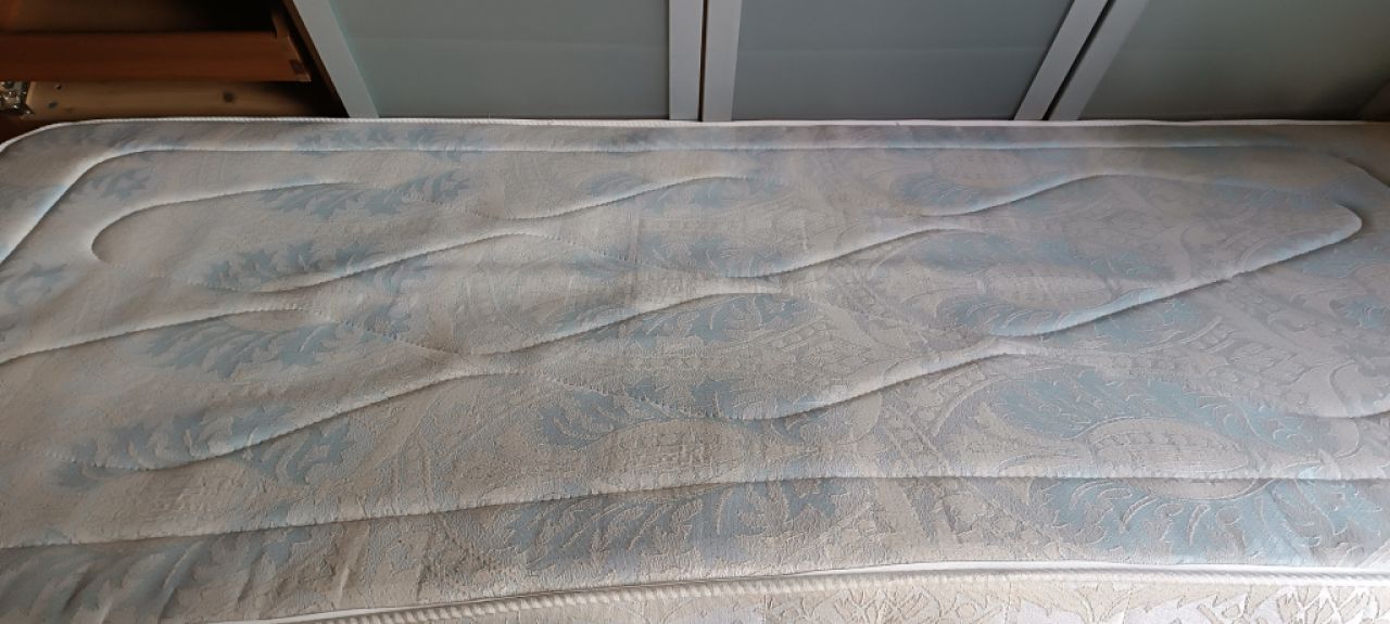 2 mattresses for € 10.--