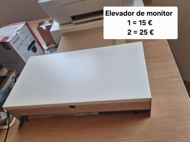 2 Monitorerhöhungen