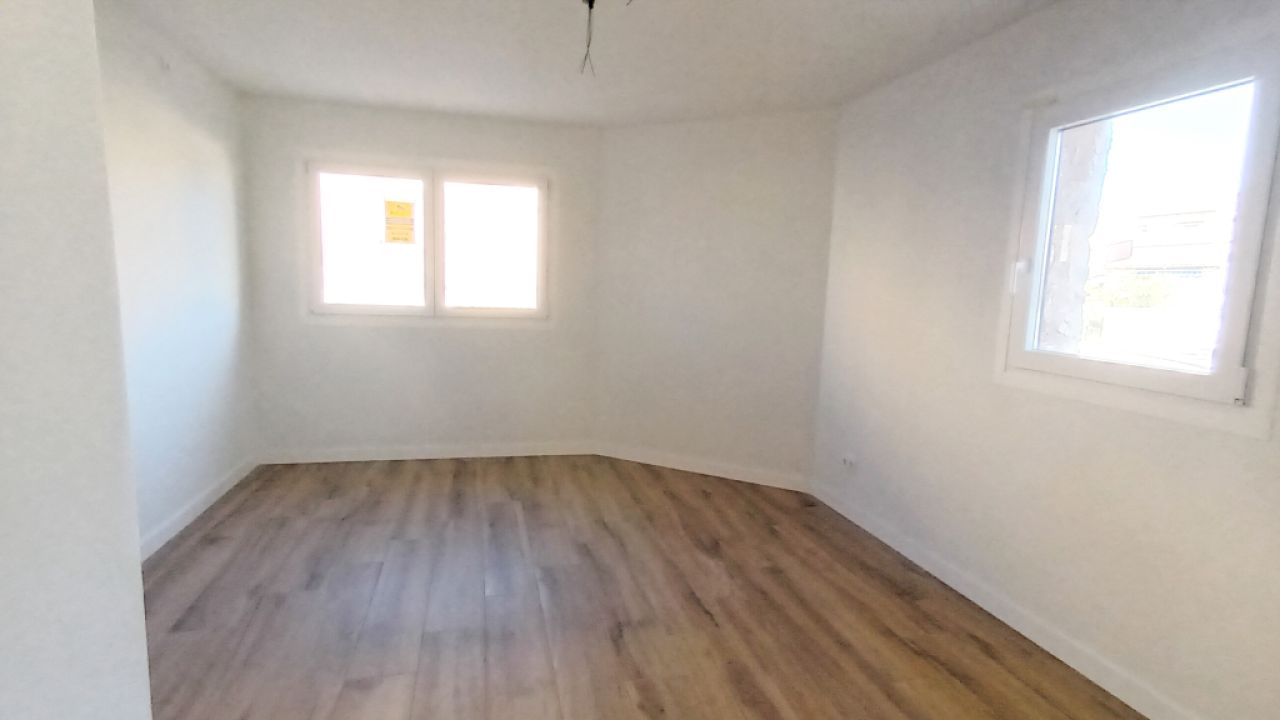 2 CASAS ADOSADAS NUEVAS en Es LLombards con patio -- RH 35 a + b