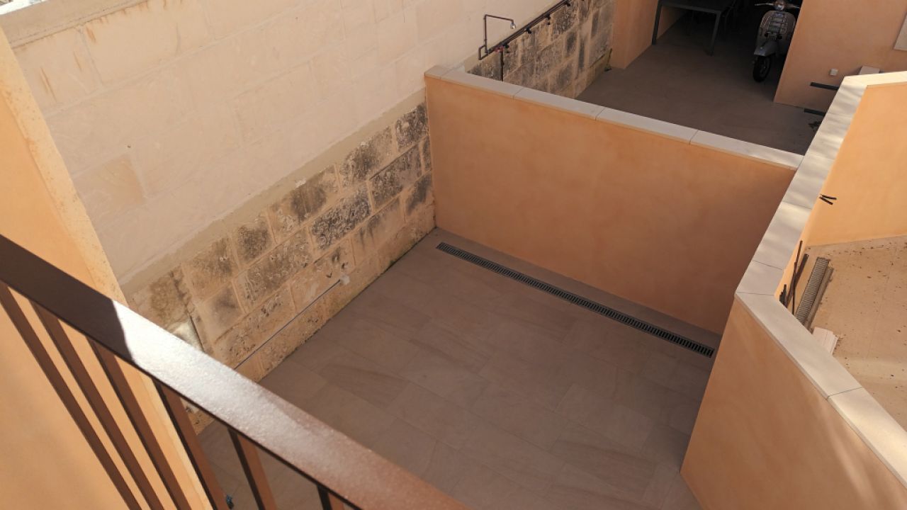 2 CASAS ADOSADAS NUEVAS en Es LLombards con patio -- RH 35 a + b