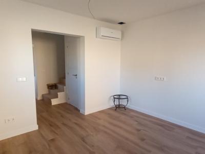 2 CASAS ADOSADAS NUEVAS en Es LLombards con patio -- RH 35 a + b