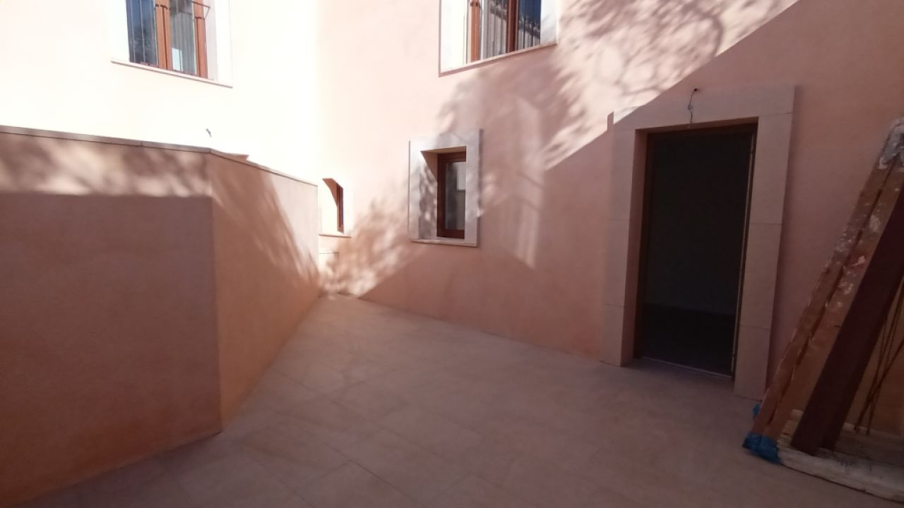 2 CASAS ADOSADAS NUEVAS en Es LLombards con patio -- RH 35 a + b