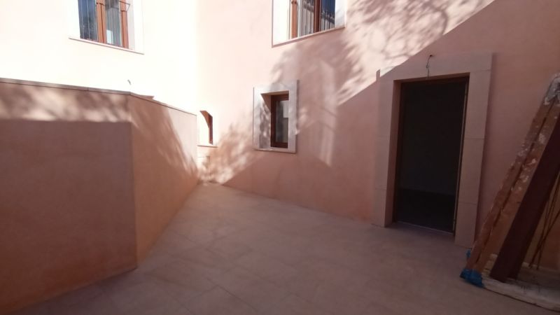2 CASAS ADOSADAS NUEVAS en Es LLombards con patio -- RH 35 a + b
