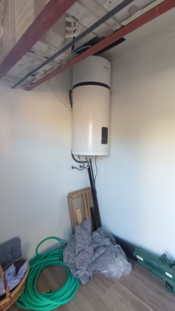 2 CASAS ADOSADAS NUEVAS en Es LLombards con patio -- RH 35 a + b