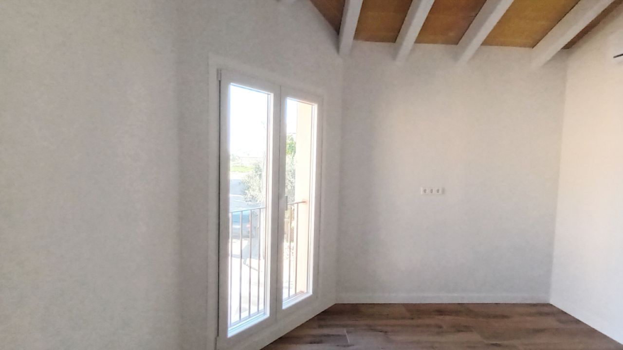 2 CASAS ADOSADAS NUEVAS en Es LLombards con patio -- RH 35 a + b