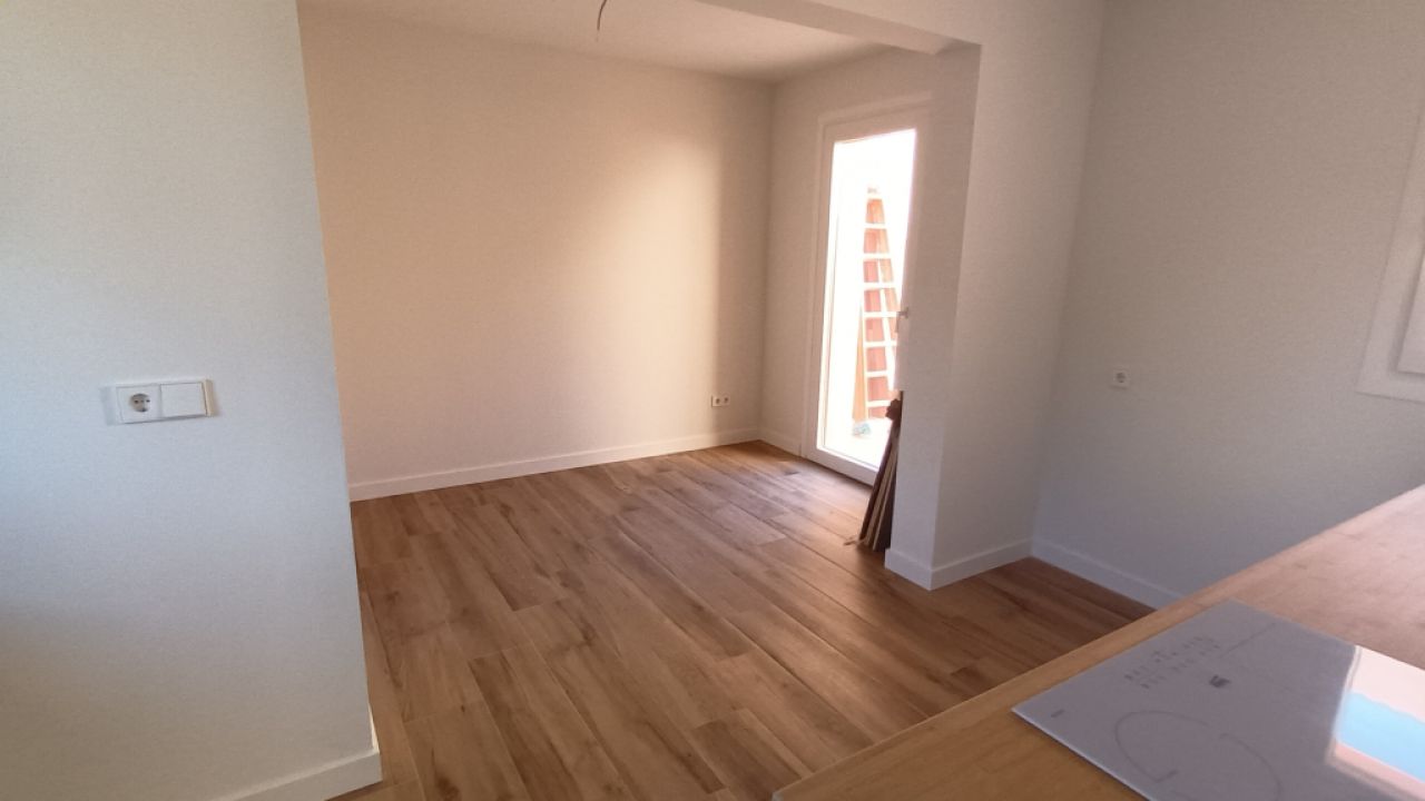 2 CASAS ADOSADAS NUEVAS en Es LLombards con patio -- RH 35 a + b