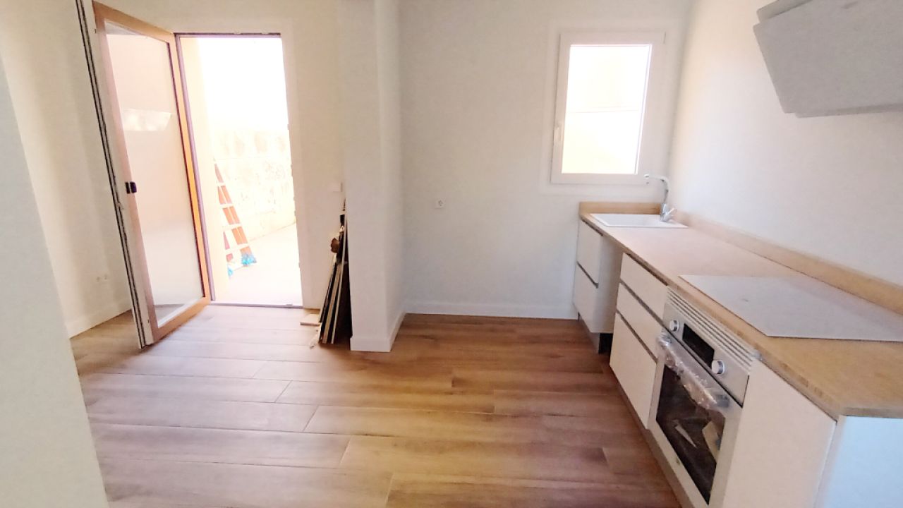 2 CASAS ADOSADAS NUEVAS en Es LLombards con patio -- RH 35 a + b