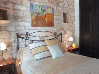 2 stöckige Finca mit sep. Gästeapartment und traumhaften Garten bei Ses Salines -- F 62 VK