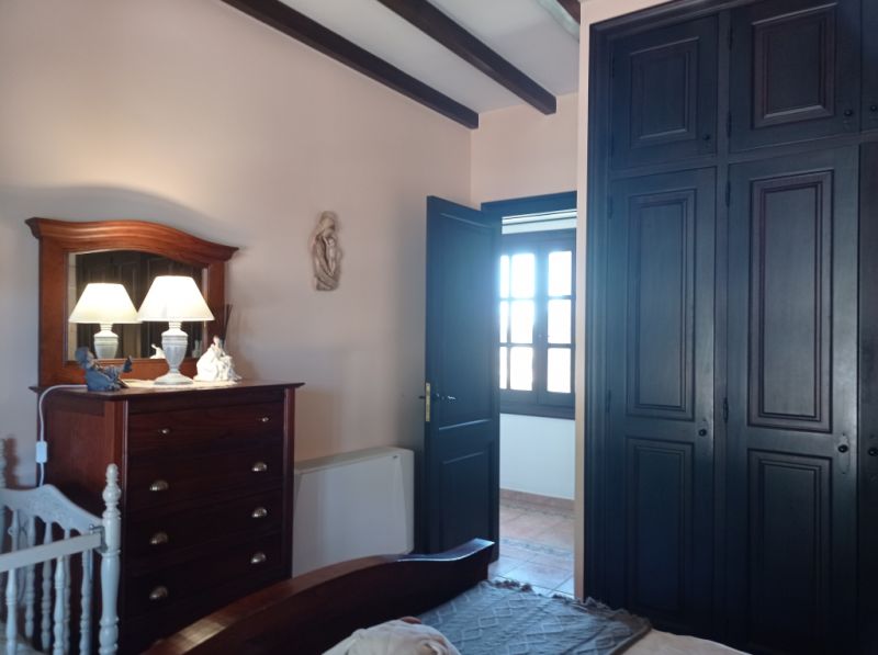 2 stöckige Finca mit sep. Gästeapartment und traumhaften Garten bei Ses Salines -- F 62 VK