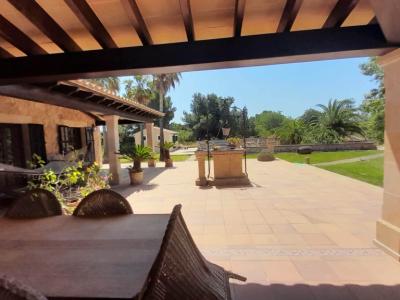 2 stöckige Finca mit sep. Gästeapartment und traumhaften Garten bei Ses Salines -- F 62 VK