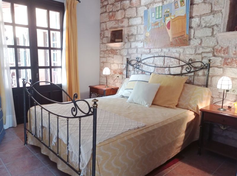 2 stöckige Finca mit sep. Gästeapartment und traumhaften Garten bei Ses Salines -- F 62 VK