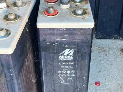 24 gebrauchte Midac 20 OPzS 2500 Batteriezellen (2 V / 2500 Ah) – 5 Jahre im Einsatz