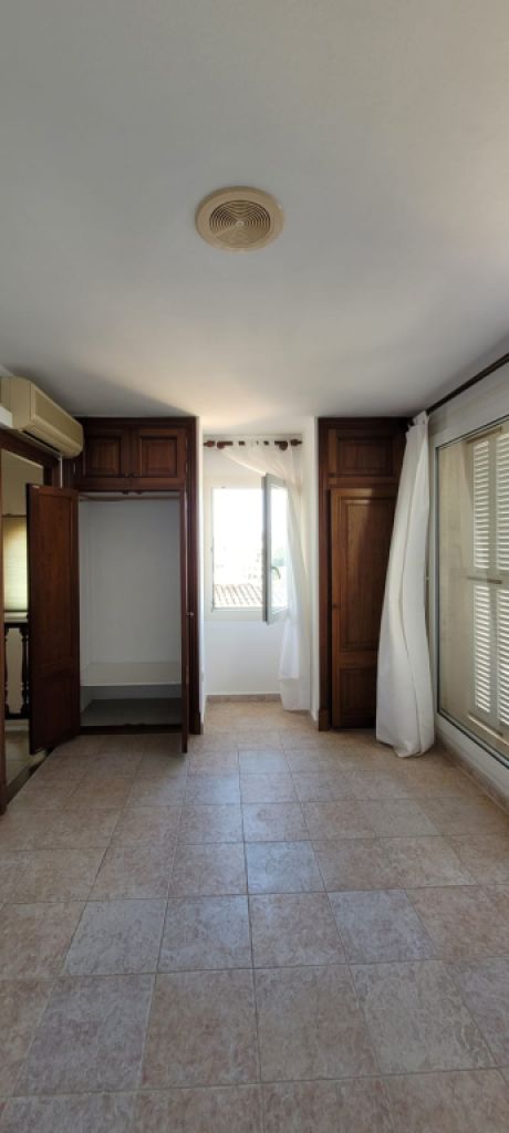 3 stöckiges Chalet mit Heizung, Pool an der Bucht von Cala Marsal -- CH 40 a