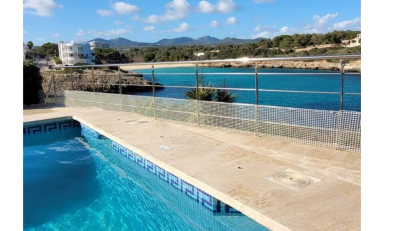 3 stöckiges Chalet mit Heizung, Pool an der Bucht von Cala Marsal -- CH 40 a