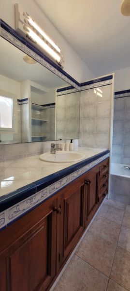 3 stöckiges Chalet mit Heizung, Pool an der Bucht von Cala Marsal -- CH 40 a