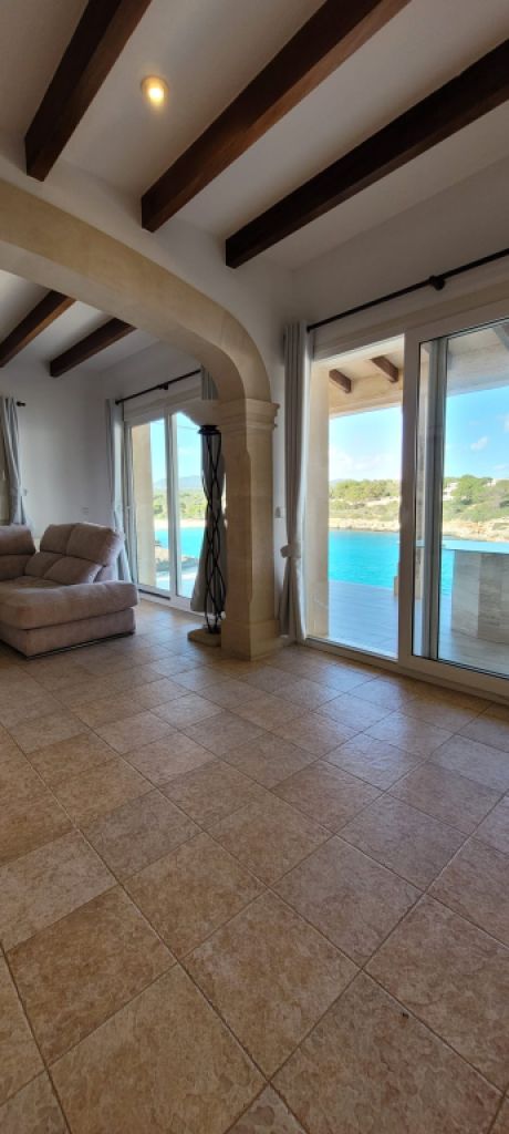 3 stöckiges Chalet mit Heizung, Pool an der Bucht von Cala Marsal -- CH 40 a