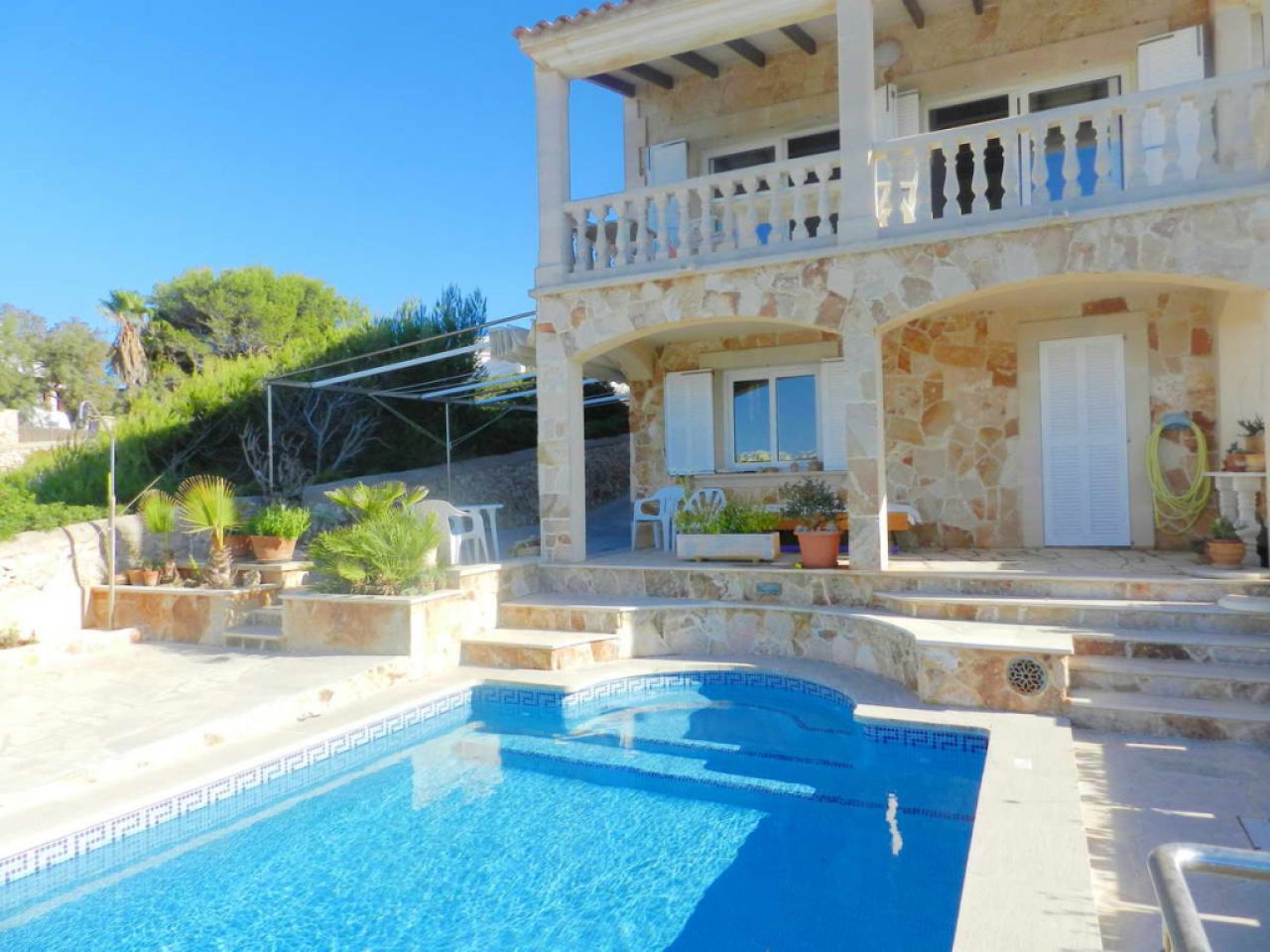 3-storey chalet with oil heating, pool on the front line of Cala Marsal bay - PC -- CH 40a