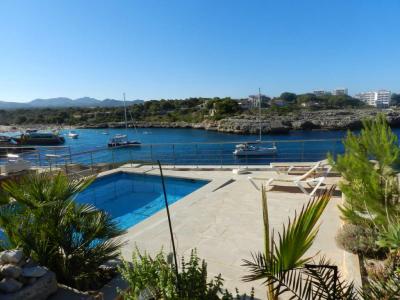 3-storey chalet with oil heating, pool on the front line of Cala Marsal bay - PC -- CH 40a