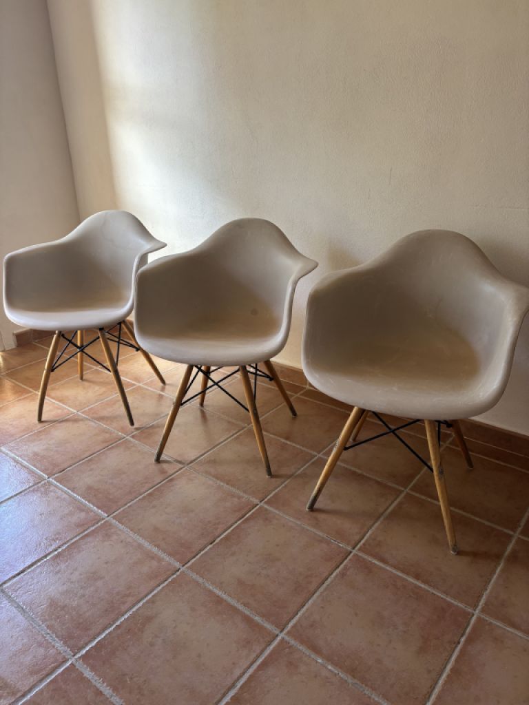 3 chairs similar to "Eames"