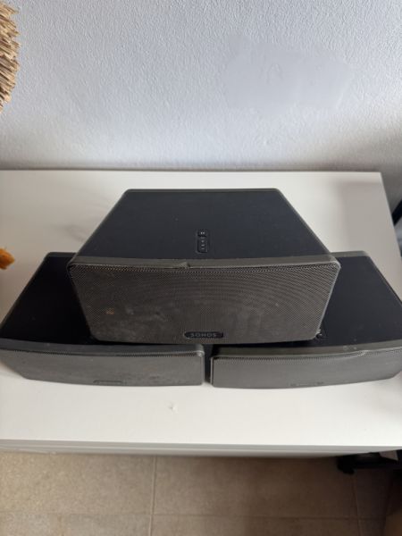 3x Sonos Play 3 speakers wifi