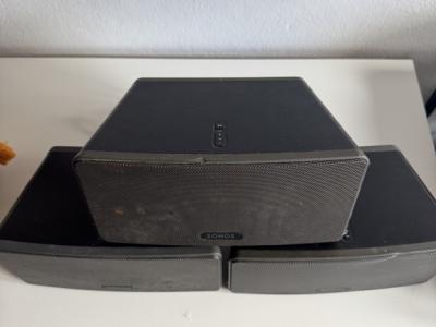 3x Sonos Play 3 speakers wifi