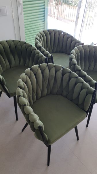 4 dining chairs in excellent condition