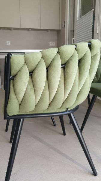 4 dining chairs in excellent condition