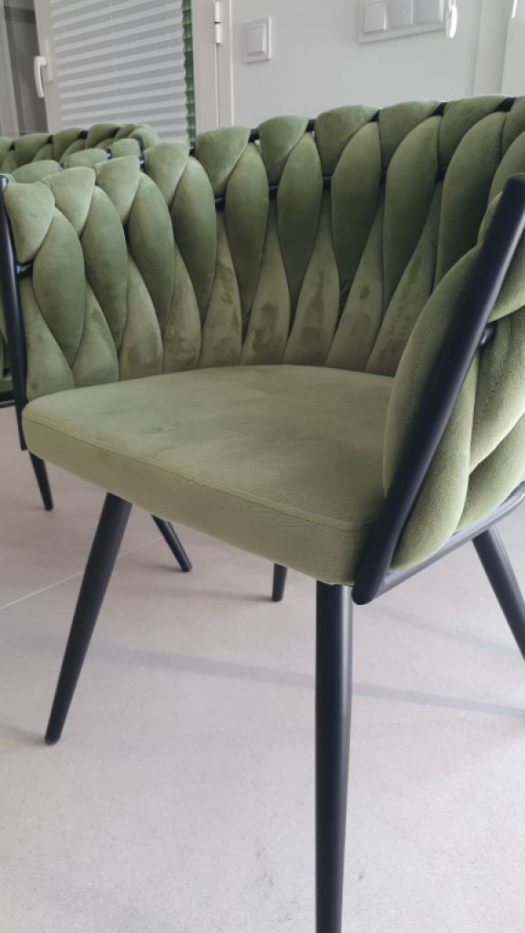 4 dining chairs in excellent condition