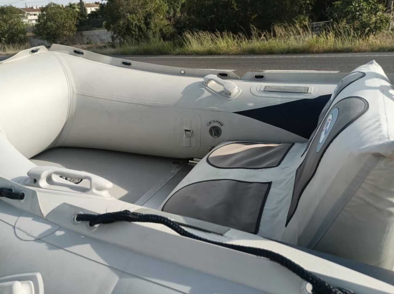 4m Inflatable Boat Rib Outboard Honda 30hp incl. Trailer