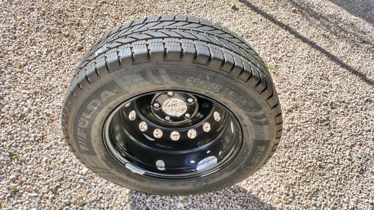 4x Neue Original Renault Master Felgen und Reifen 225/65R16