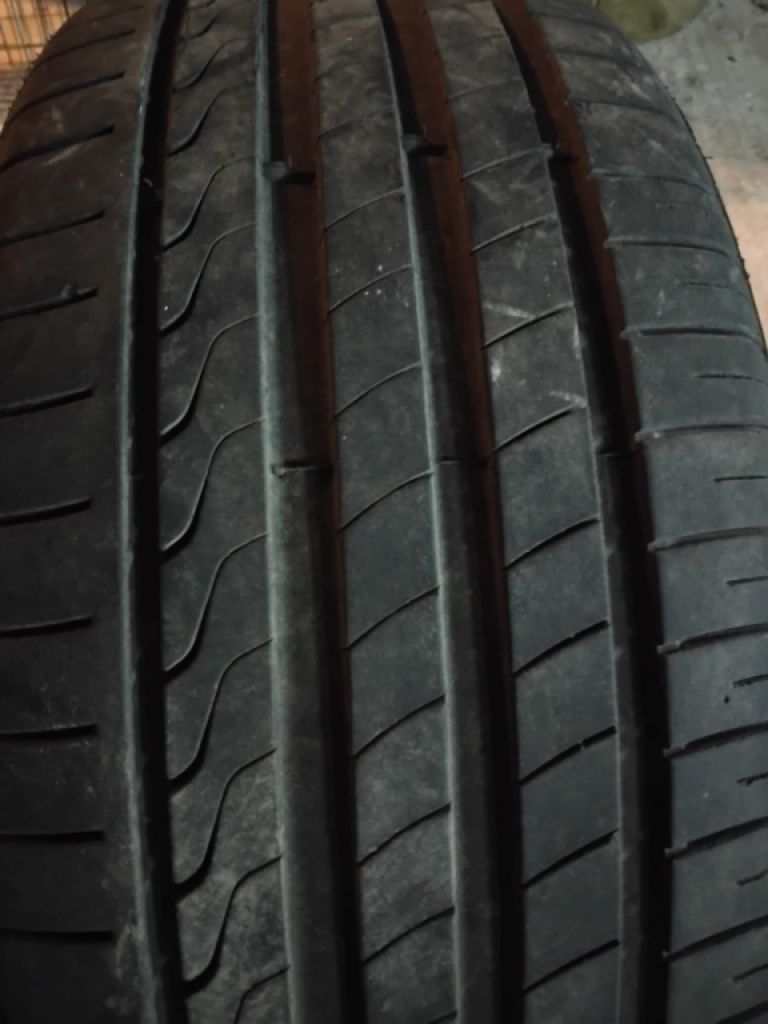 4x Neumáticos casi nuevos / apenas usados