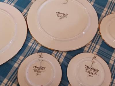 6 Dekorations-Teller mit Gold.